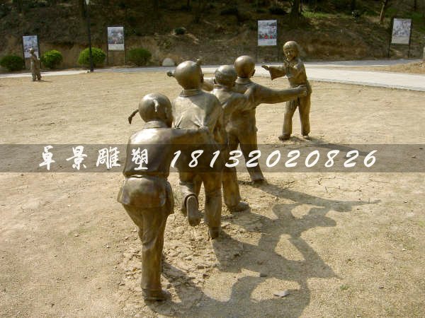 老鷹抓小雞雕塑，兒童游戲銅雕，廣場人物雕塑