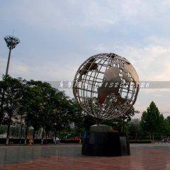 不銹鋼地球雕塑，旋轉(zhuǎn)地球儀雕塑