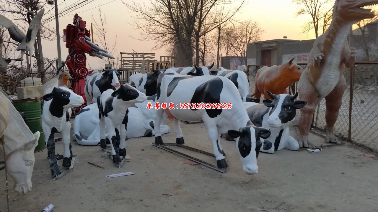 玻璃鋼奶牛雕塑，玻璃鋼奶牛圖片