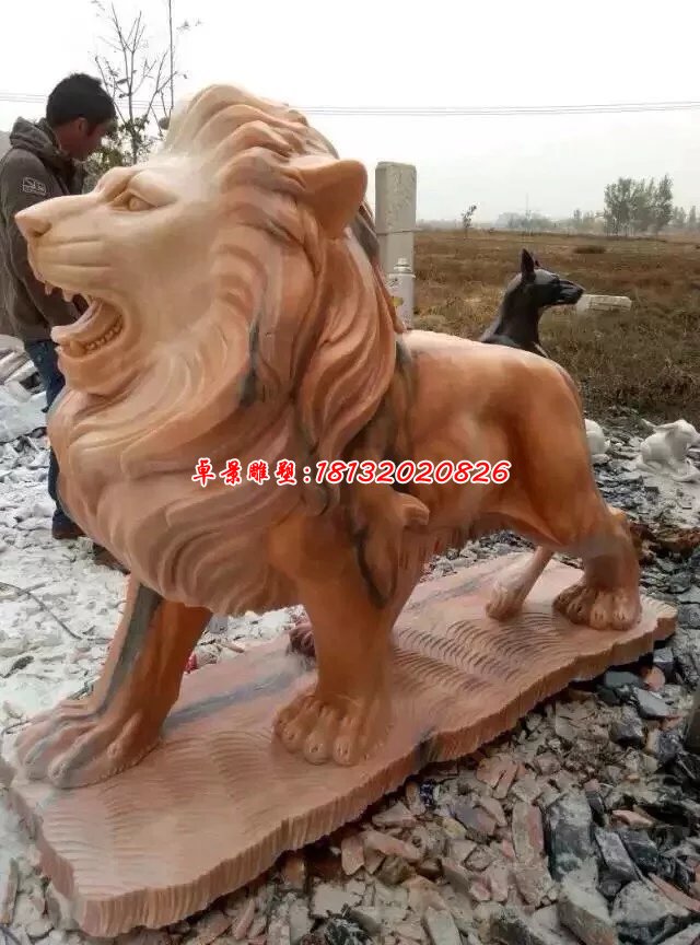 石頭獅子，走著的石頭獅子