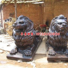 趴著的西洋獅子銅雕，銅獅子雕塑