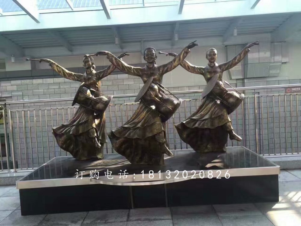 少數民族跳舞雕塑，廣場人物銅雕