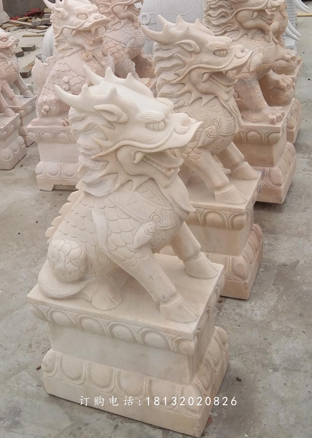 麒麟雕塑，晚霞紅麒麟石雕