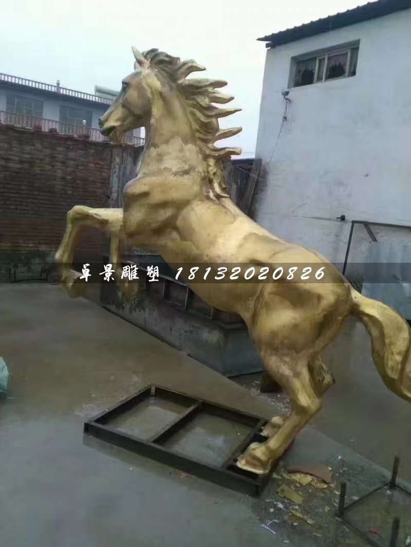 立馬銅雕，廣場銅馬雕塑