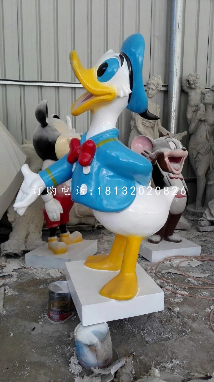 玻璃鋼唐老鴨雕塑，卡通迪士尼雕塑