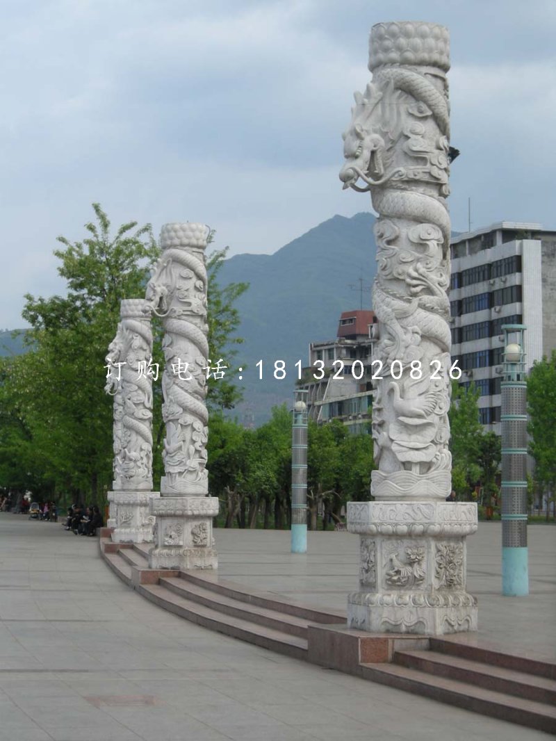 廣場石雕柱子，盤龍柱石雕