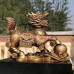 進(jìn)門(mén)看到銅麒麟
