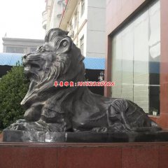 門口銅雕獅子